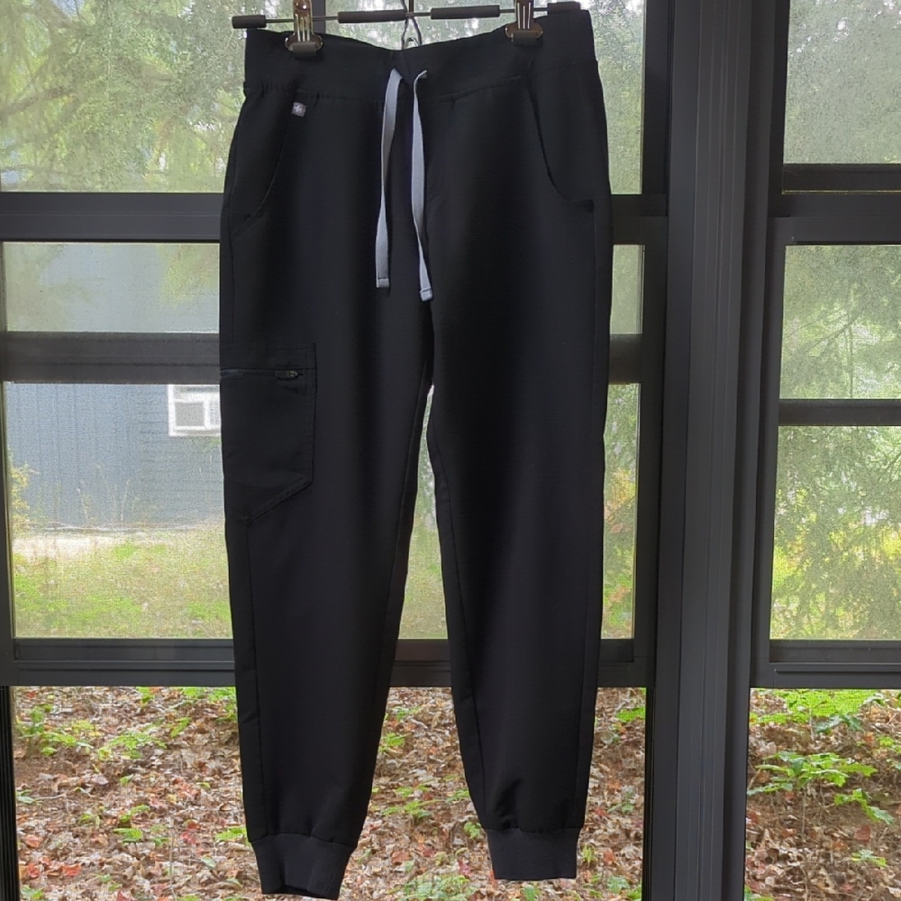 Figs Women's Black Jogger Sweatpants